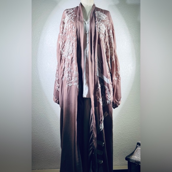 Magnolia Pearl Madonna Kimono OS NWT - Picture 4 of 10